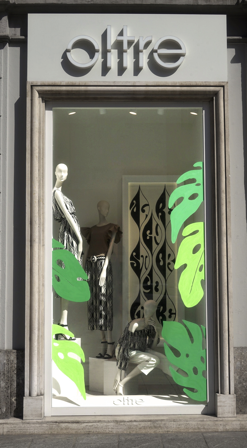 L’arte di Daniele Tozzi per Oltre (Salone del Mobile 2022) L’arte di Daniele Tozzi per Oltre (Salone del Mobile 2022)